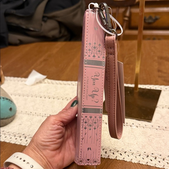 Betsy Johnson Pink 'Runway to Rendezvous' Floral Wristlet Wallet NWT - Picture 8 of 9